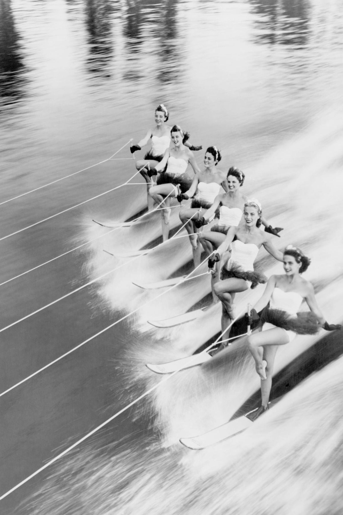 Synchronized Water Skiing