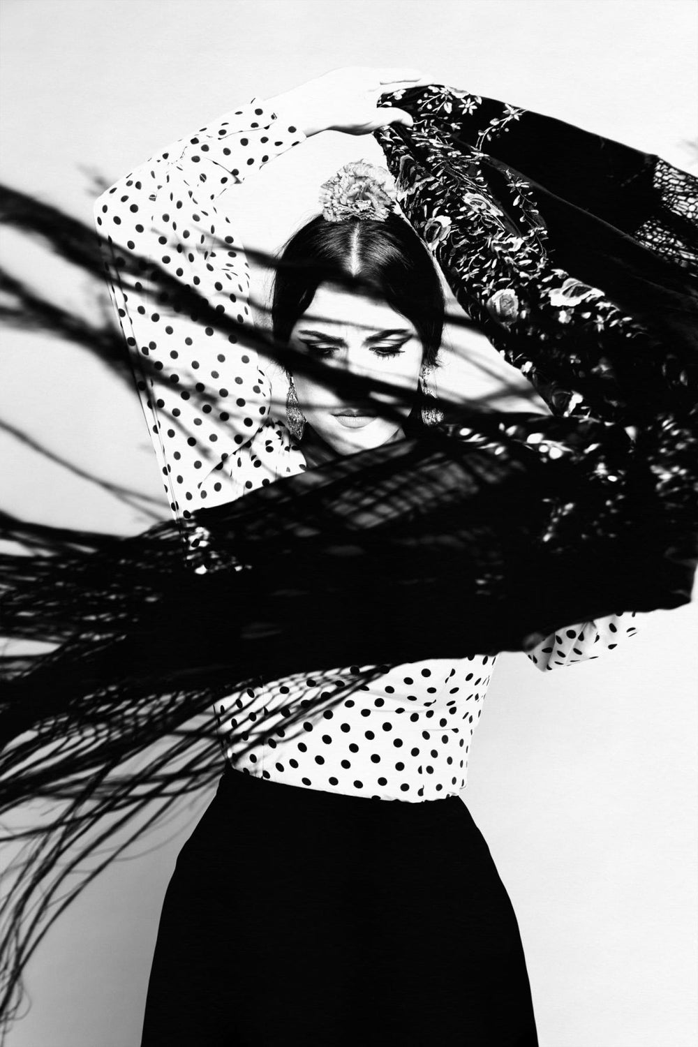 The Shawl In Motion